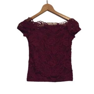 🌟 3 for $23  Burgundy lace off the shoulder Top